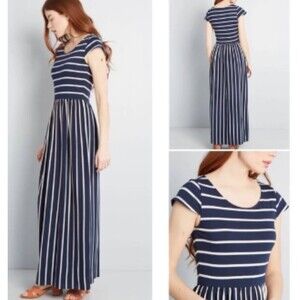 MODCLOTH Jersey Knit Navy Striped Maxi, Sz L